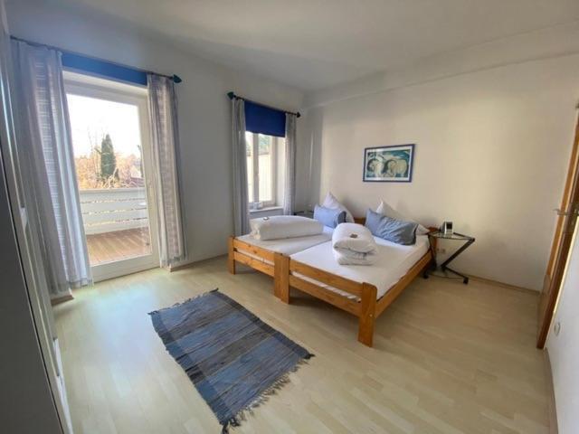 Ferienwohnung Am Franziskanergarten Bad Tölz Szoba fotó