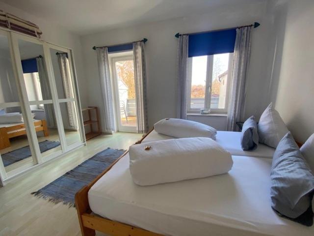 Ferienwohnung Am Franziskanergarten Bad Tölz Szoba fotó