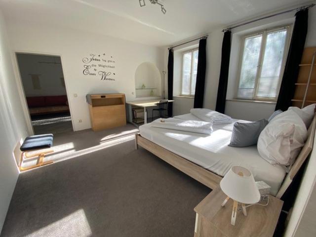 Ferienwohnung Am Franziskanergarten Bad Tölz Szoba fotó